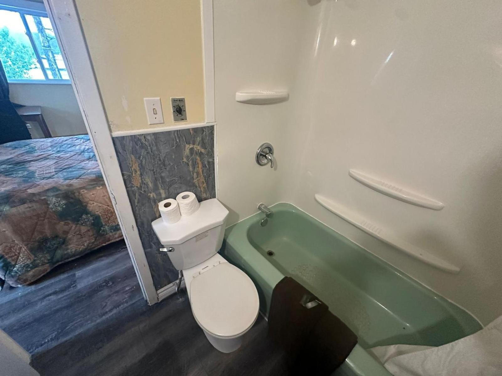 Pine Ridge Motel Timmins Ngoại thất bức ảnh