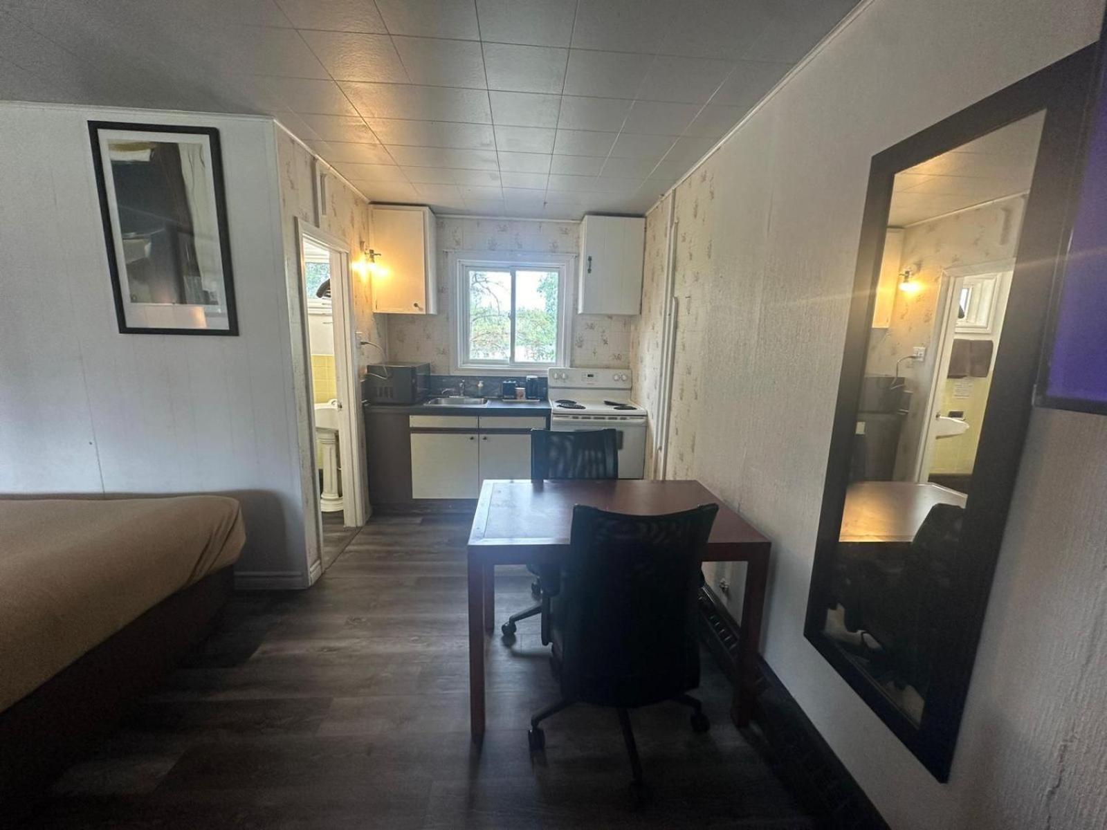 Pine Ridge Motel Timmins Ngoại thất bức ảnh