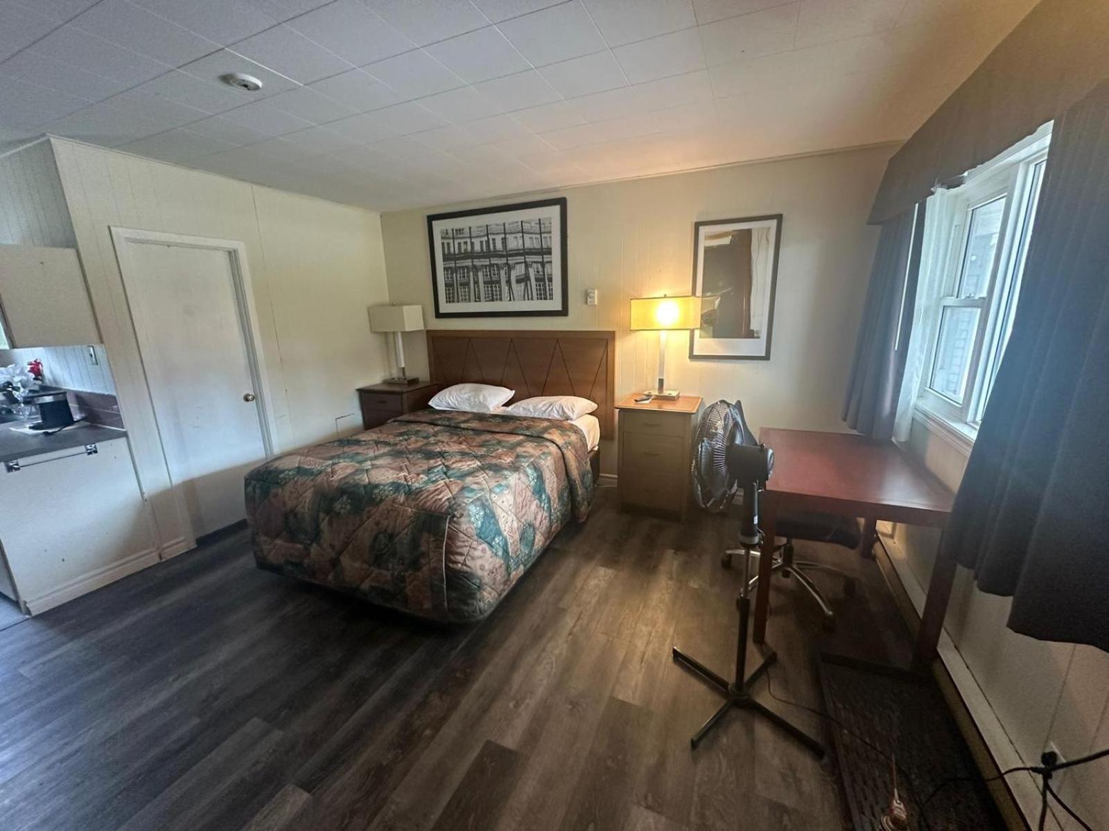 Pine Ridge Motel Timmins Ngoại thất bức ảnh