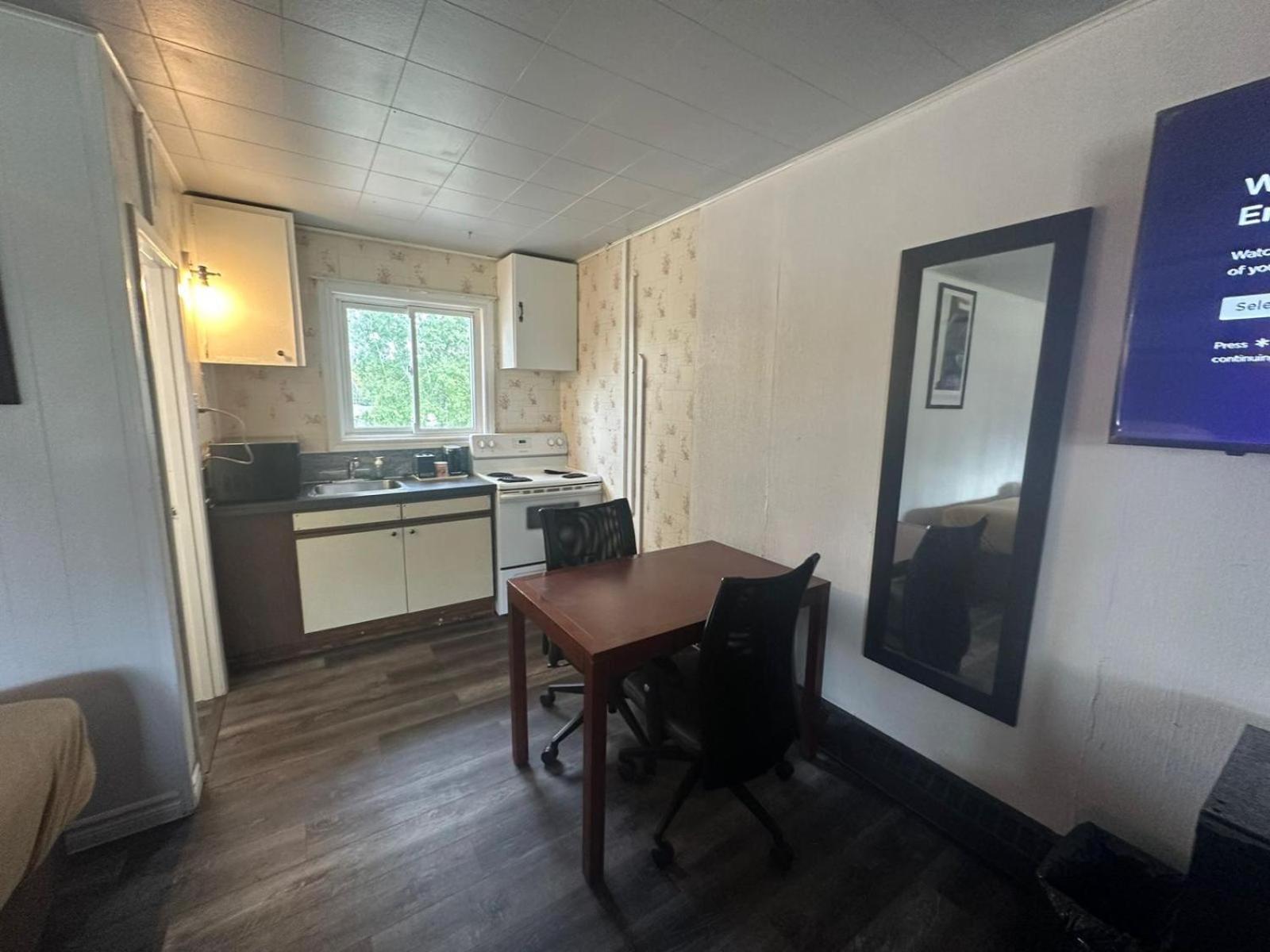 Pine Ridge Motel Timmins Ngoại thất bức ảnh